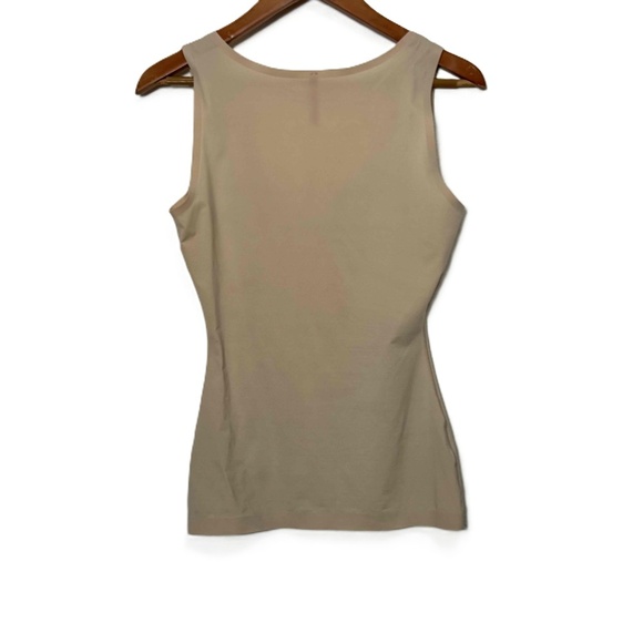 Spanx Beige‎ Nude Scoop Neck Sleeveless Smoothing Tank Top Size Medium - Picture 2 of 7